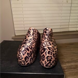 Leopard Print Slip-On Mules in Tan and Brown